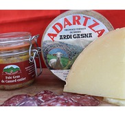 Adartza farmed ewe cheese made with unpasteurized milk